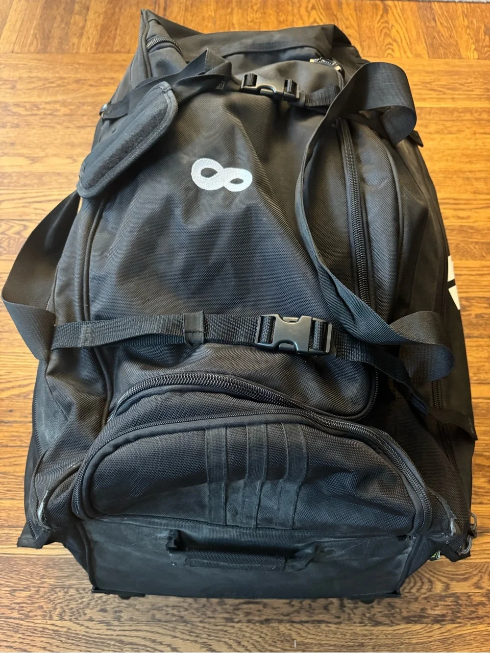 UNIVERSITY OF CINCINNATI OFFICIAL LACROSSE TEAM ISSUED BAG PLAYER BEARCAT #8